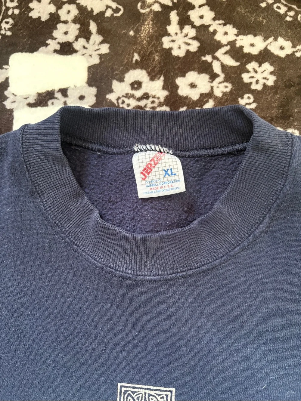 Celtic Embroidered Crewneck Sweatshirt - Navy Size XL - Picture 4 of 4